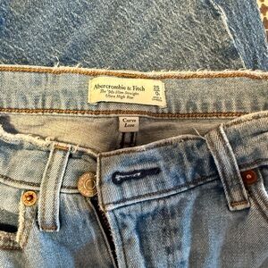 Abercrombie & Fitch The 90s Slim Straight, Ultra High Rise, Curve Love Heans